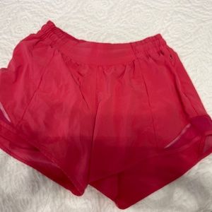 Lululemon Hotty Hot Shorts Tall Size 6